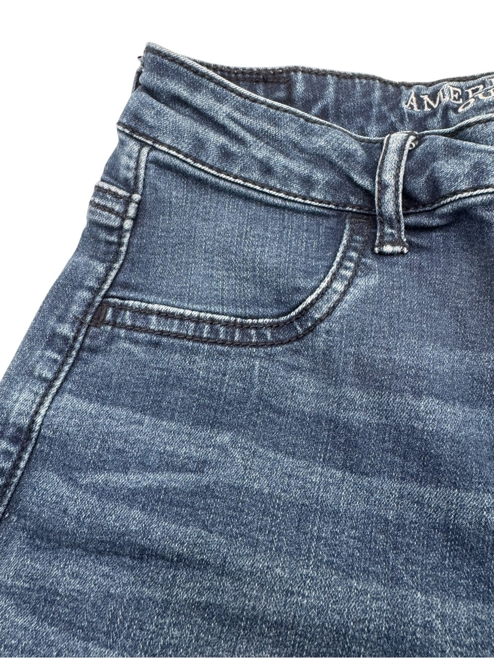 American Eagle Super Stretch Sky High Shortie Jean Shorts Rise 10" Ins 2" Size 4 - Picture 3 of 14